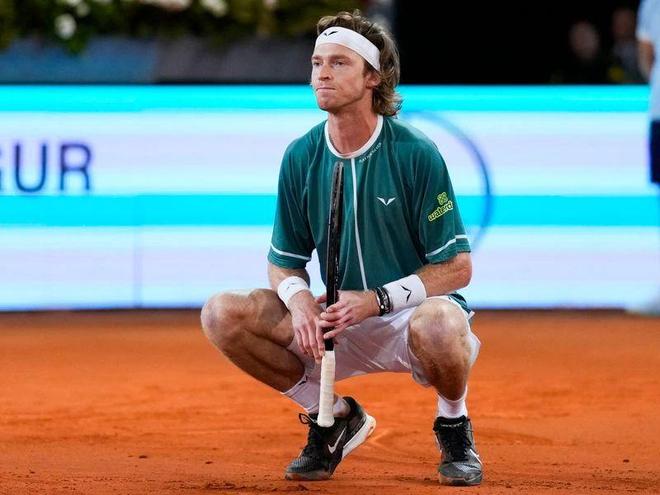 倾向于在场 倾向于在场